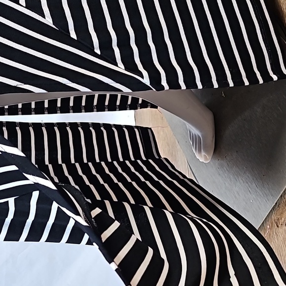 Chico's Travelers Simone Black & White Stripe Sleeveless Side Slit Maxi Dress - Picture 12 of 16